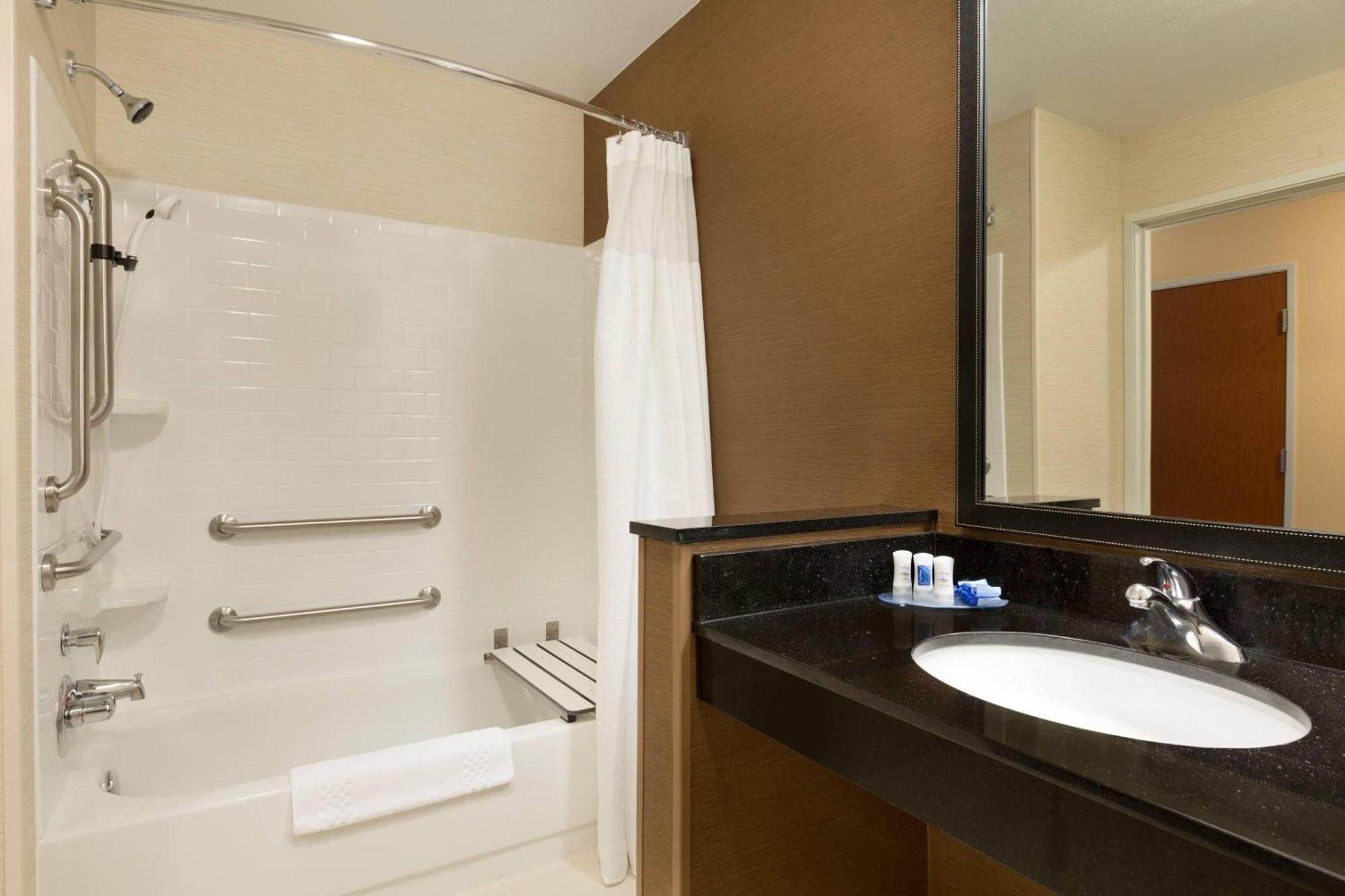 Fairfield Inn & Suites Bismarck South Екстер'єр фото