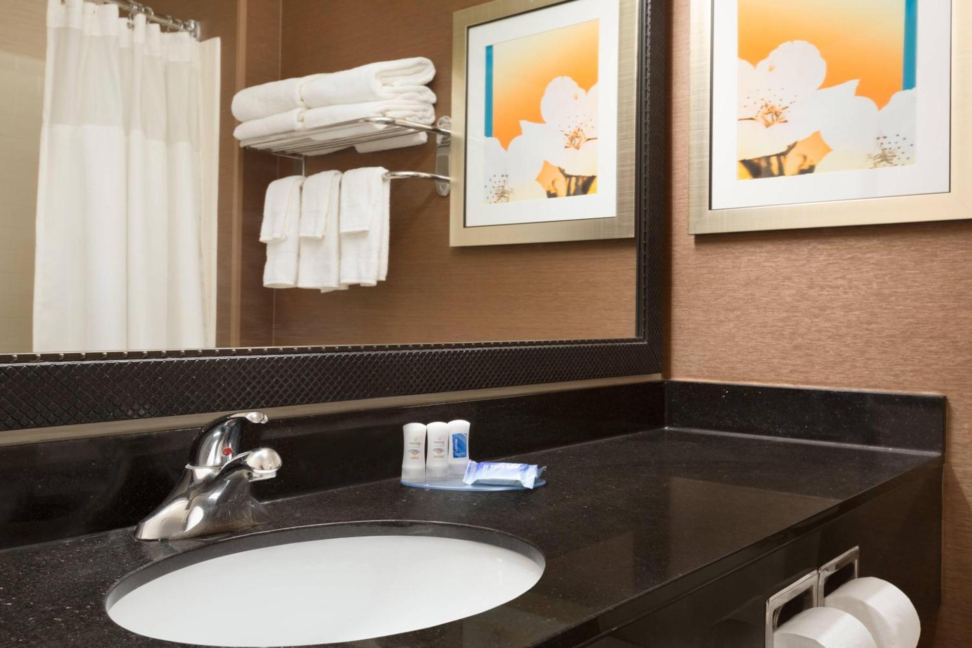 Fairfield Inn & Suites Bismarck South Екстер'єр фото